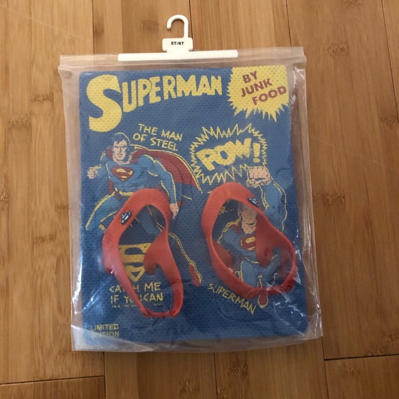 Baby Gap + Junk Food Superman Flip Flops 5T 6T - Picture 3 of 5